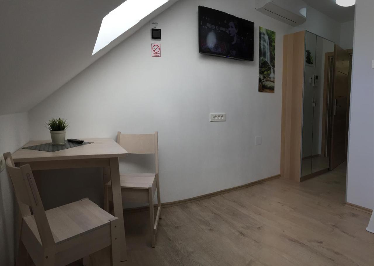 Sobe-Rooms Kvatric Zagreb Exterior photo